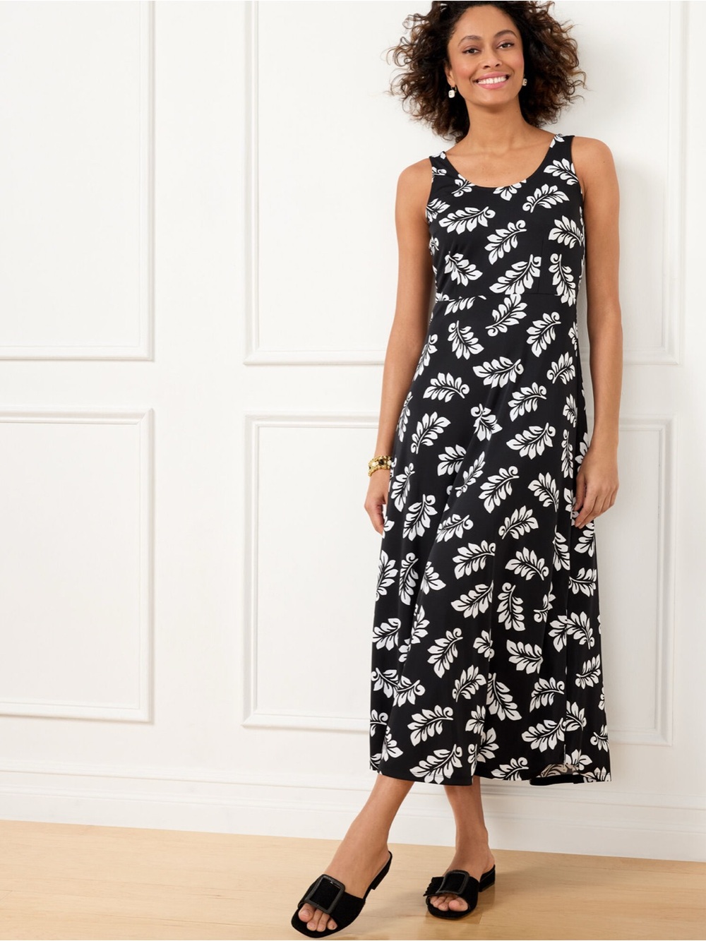 Talbots small $149 sleeveless jersey maxi dress tossed fronds black white floral